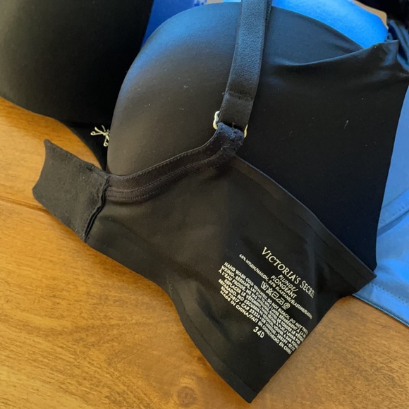 Bras for sale - I changed up for the sport models - Picture 2 of 3